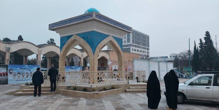 یادمان شهید گمنام کوی دانشگاه تهران رونمایی شد یادمان شهید گمنام کوی دانشگاه تهران رونمایی شد