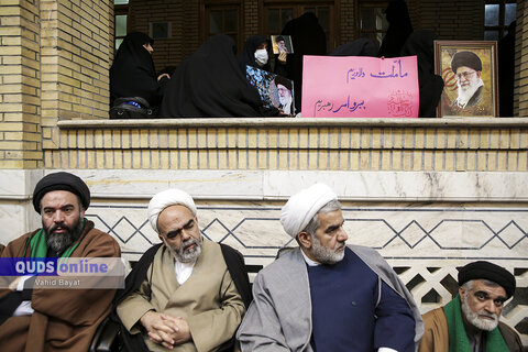 گزارش تصویری I تجمع حوزویان مشهد در پاسخ به اهانت نشریه فرانسوی