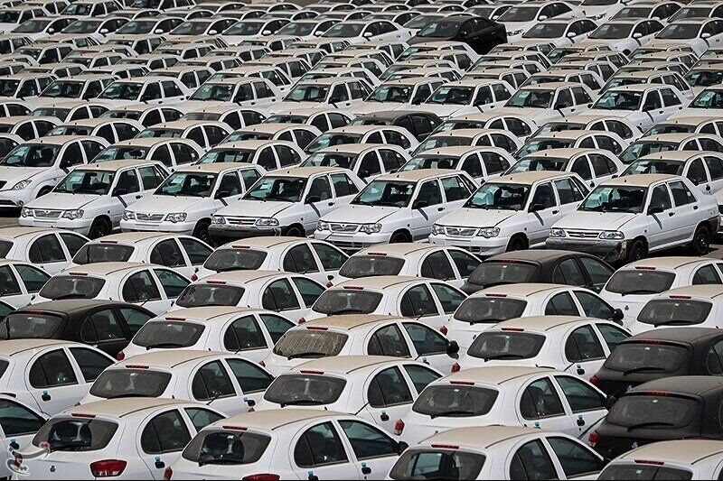 رئیس اتحادیه فروشندگان لوازم یدکی: خودروهای بسیار زیادی در نمایندگی‌ها زمین‌گیر شده‌اند