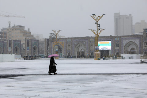گزارش تصویری I بارش برف در حرم مطهر رضوی