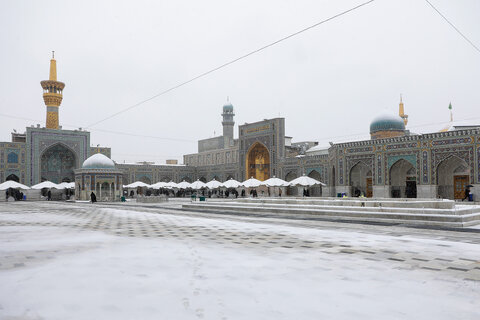 گزارش تصویری I بارش برف در حرم مطهر رضوی