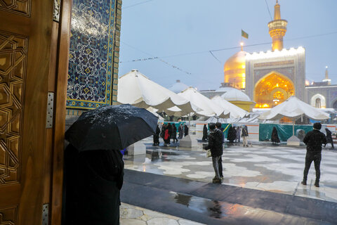 گزارش تصویری I بارش برف در حرم مطهر رضوی