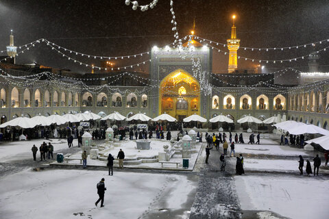 گزارش تصویری I بارش برف در حرم مطهر رضوی