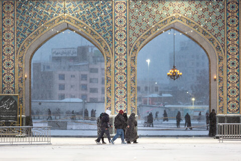 گزارش تصویری I بارش برف در حرم مطهر رضوی