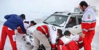 امدادرسانی به ۱۵ هزار و ۹۲۰ نفر در راه مانده/ ۸۱۸ دستگاه خودرو از برف رها شد