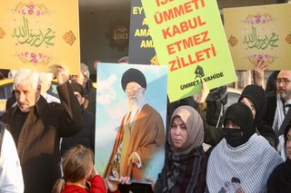 انزجار مسلمانان ترکیه از اقدام موهن نشریه فرانسوی