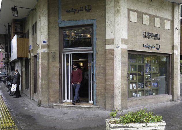 معرفی ۸ کتاب محبوب سال ۱۴۰۱ | افزایش رشد ریالی فروش کتاب تا پاییز امسال