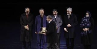 برگزیده جایزه جلال: نوشتن از حاج قاسم برایم فیض الهی بود/ با هدف جایزه دست به قلم نشدم