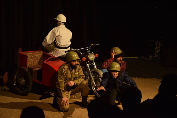 اجرای ۴ اثر صحنهای و ۸ نمایش خیابانی در دومین روز تئاتر ایثار