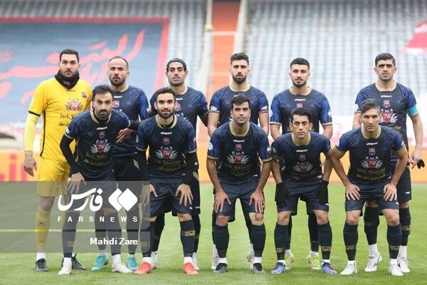 جدال در انزلی برای فرار از منطقه خطر