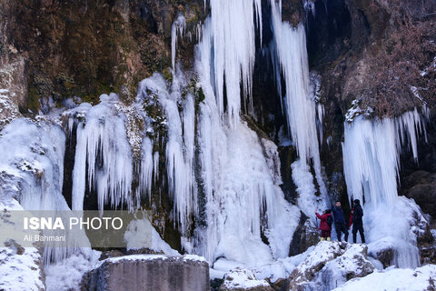 گزارش تصویری I آبشار یخ زده اخلمد