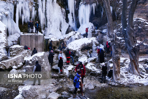 گزارش تصویری I آبشار یخ زده اخلمد