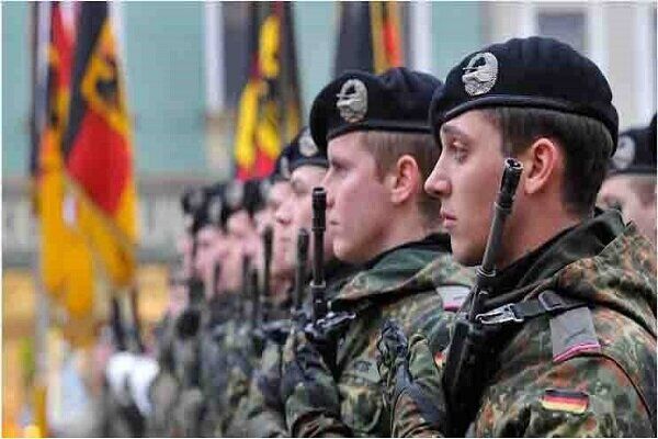 وزیر دفاع آلمان: برلین از حمایت اوکراین کوتاه نمی آید