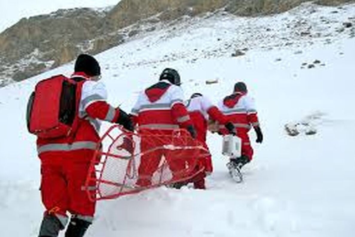 نجات جان ۹ کوهنورد با تلاش ۱۲ ساعته نجاتگران شهربابک
