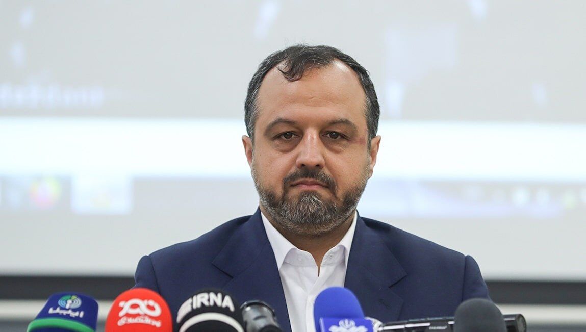 وزیر اقتصاد: عرضه خودرو در بورس نمیتواند دائمی باشد/ نظر مسؤولان درباره عرضه خودرو در بورس کالا