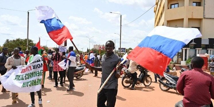 تظاهرات ضد فرانسوی در بورکینافاسو؛ اهتزاز پرچم روسیه
