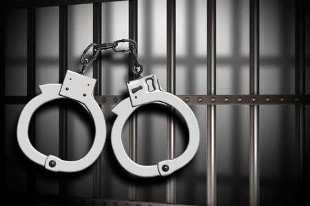 دستگیری ۲ متهم به سرقت میلیاردی طلا و وجوه نقد در نیشابور 