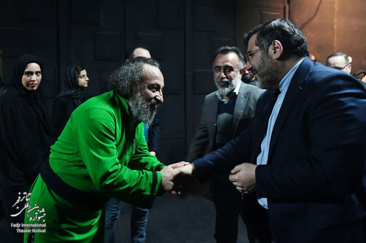 تئاتر , جشنواره تئاتر فجر , تئاتر شهر , تئاتر خیابانی ,