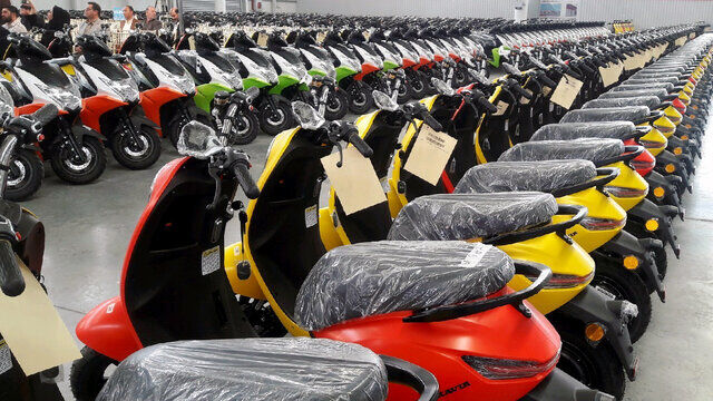 افزایش قیمت خودرو، مصرف موتور را افزایش داد/ تولید ۴۵۰ هزار دستگاه موتورسیکلت در سال گذشته