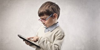 دلایل وابستگی کودکان و نوجوانان به فضای مجازی چیست؟ / راه‌های موثر برای تربیت فرزندان در جهت استفاده صحیح از فضای مجازی
