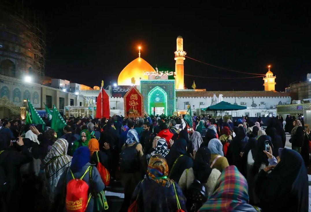 حرکت دستههای عزادار و پذیرایی از زائران سامرا در ایام شهادت امام هادی(ع)