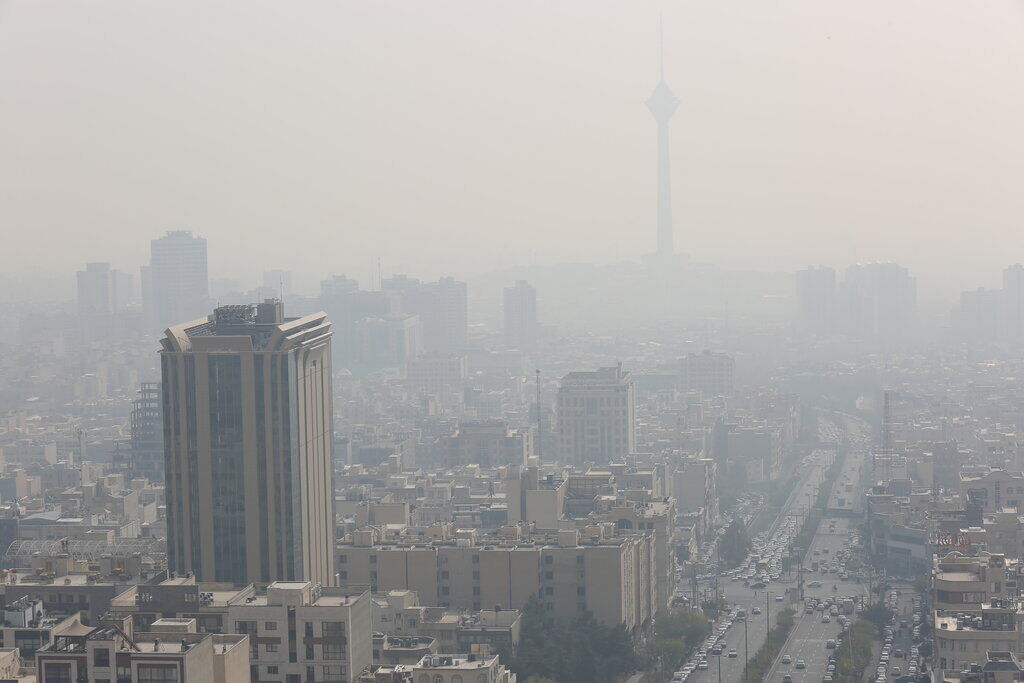 آخرین وضعیت آلودگی هوای تهران/ گروه‌های حساس مراقب باشند