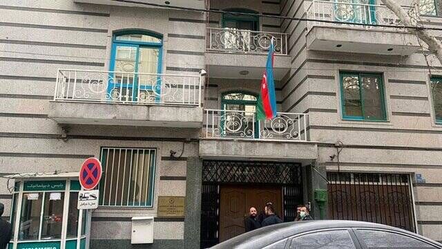 یک منبع آگاه در وزارت خارجه: فعالیت سفارت آذربایجان در تهران ادامه خواهد داشت/ برخی اعضای سفارت به باکو بازگشتند