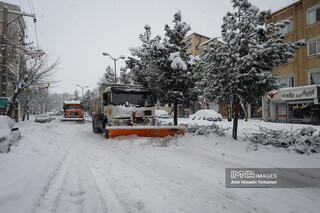 امدادرسانی به ۱۵۰ نفر گرفتار در برف/ وزش تندباد در مناطق غرب و جنوب اصفهان تا پایان هفته