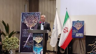 تمرکز زدایی از پایتخت و برگزاری جشنواره ها در استان ها باید در اولویت قرار گیرد