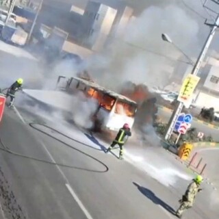 مهار آتش سوزی۲ دستگاه مینی بوس در مشهد

