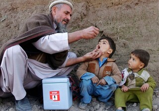 سازمان جهانی بهداشت: کودکان زیر ۵ سال افغانستان در مقابل فلج اطفال واکسینه شوند