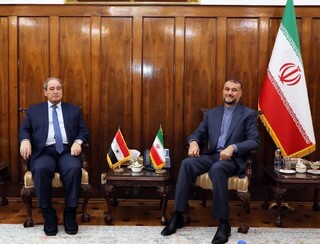 وزیران خارجه ایران و سوریه در خصوص وضعیت زلزله‌زدگان گفت‌وگو کردند