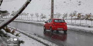 بارش شدید برف در هراز و فیروزکوه/ ممنوعیت ورود بدون زنجیر چرخ به محورهای هراز و فیروزکوه