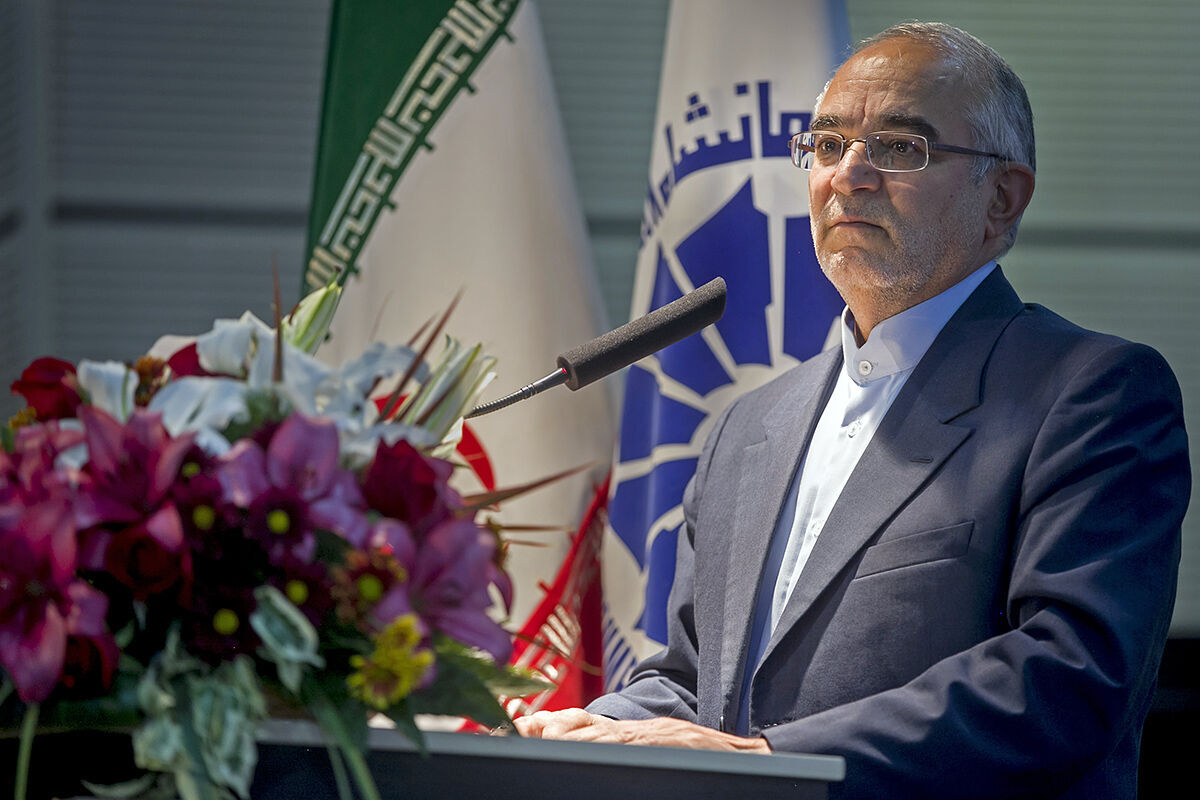 نایب رئیس مجلس: انقلاب اسلامی اداره همه امور کشور را به خود مردم واگذار کرده است