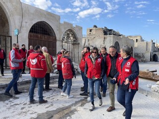 بازدید رئیس کمیته بین­‌المللی صلیب سرخ از حلب زلزله‌ زده