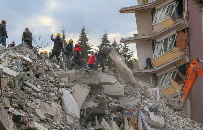 ۴ تیم زلزله زده در ترکیه مجبور به کناره گیری شدند