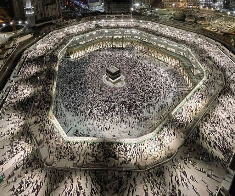 دردسر زائران خانه خدا پس از رایگان شدن ویزای عربستان/ ۱.۲ میلیون عمرهگزار به مسجدالحرام رفتند+فیلم