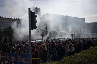 فرانسه برای پنجمین بار صحنه اعتراض به اصلاحات بازنشستگی دولت مکرون
