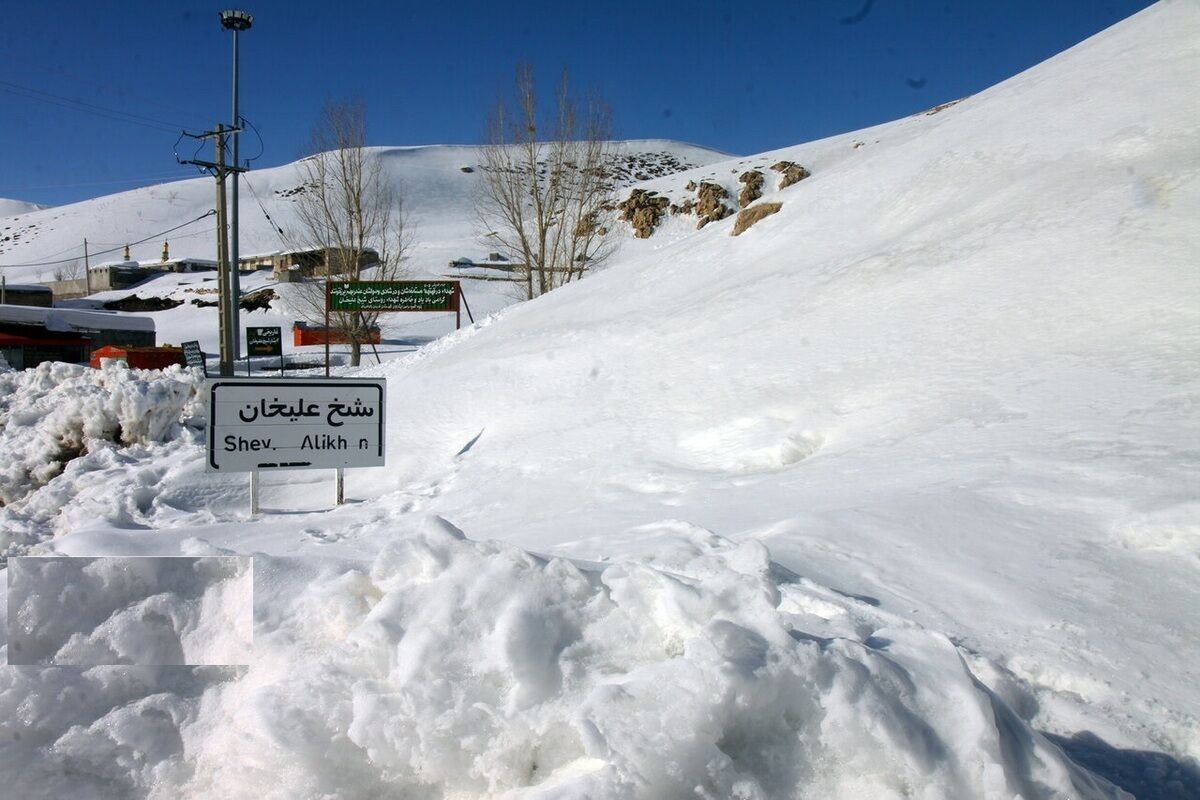 نماینده مردم کوهرنگ: ۲۰۰ روستا گرفتار برف و کولاک هستند