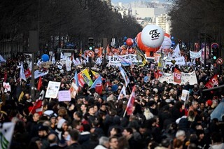 فرانسوی‌ها باز هم در خیابان/ آمادگی معترضان برای «فلج کردن» کشور