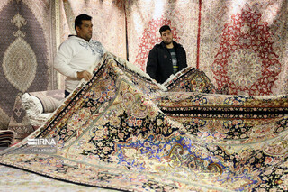 نمایشگاه سراسری فرش دستباف در یزد گشایش یافت