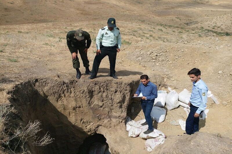 شبکه حفاران غیرمجاز آثار تاریخی در تکاب متلاشی شد