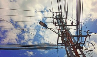 ورشکستگی شرکت‌های خصوصی و کارخانجات با قطع برق/ وزارت نیرو برنامه‌ای برای آینده انرژی کشور ندارد