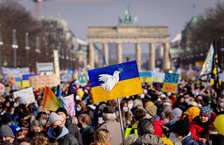 سیاستمدار آلمانی: دولت‌های غربی به مردم درباره هدف واقعی جنگ اوکراین دروغ می‌گویند
