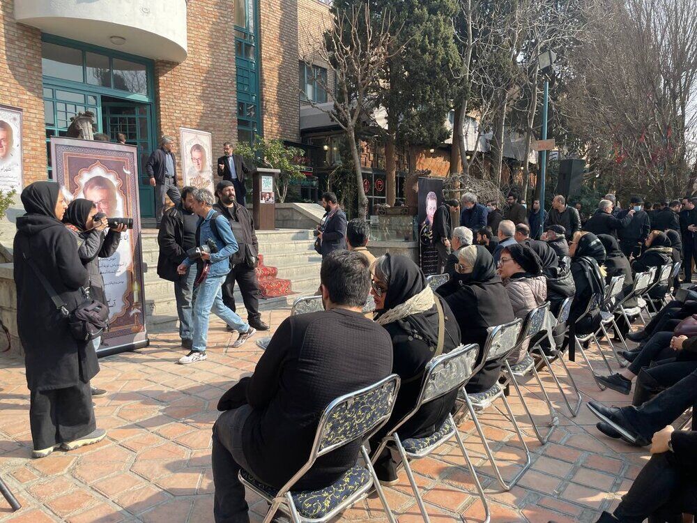 آغاز مراسم تشییع شهرام عبدلی در تهران