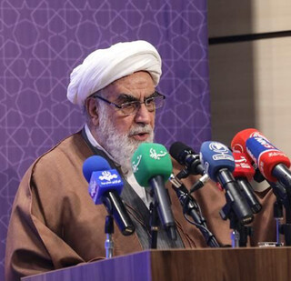 حجت‌الاسلام محمدی گلپایگانی: مردم با حضورشان در عرصه‌های مختلف طراحی‌های دشمنان را نقش بر آب می‌کنند