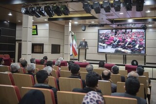 عضو هیات رئیسه اتاق بازرگانی ایران: اقتصاد کشور نیازمند پیش‌بینی‌ پذیری است