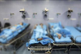 مسمومیت دانش‌آموز یک مدرسه در اهواز / انتقال دانش‌آموزان به بیمارستان