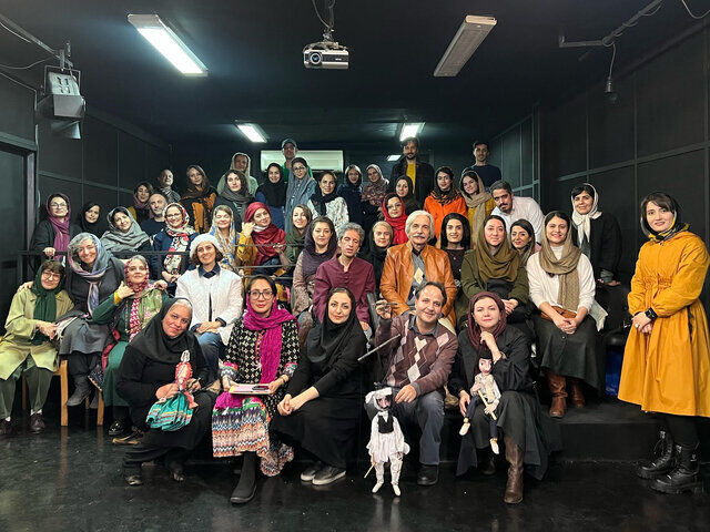 کارت عضویت افتخاری عروسکیها برای مرضیه برومند و مجید قناد