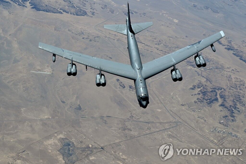 رزمایش هوایی مشترک کره جنوبی و آمریکا با بمب افکن آمریکایی B-۵۲